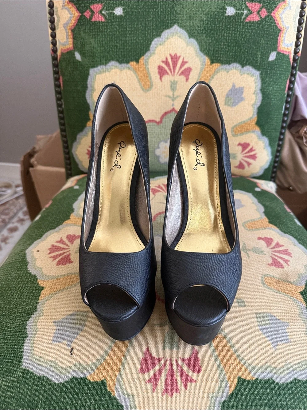 Qupid Black Platform Stiletto Pumps